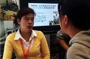 Personal de CHINA GESTION realizando tareas de asesoramiento a estudiantes chinos interesados en formarse en Universidades Españolas.
